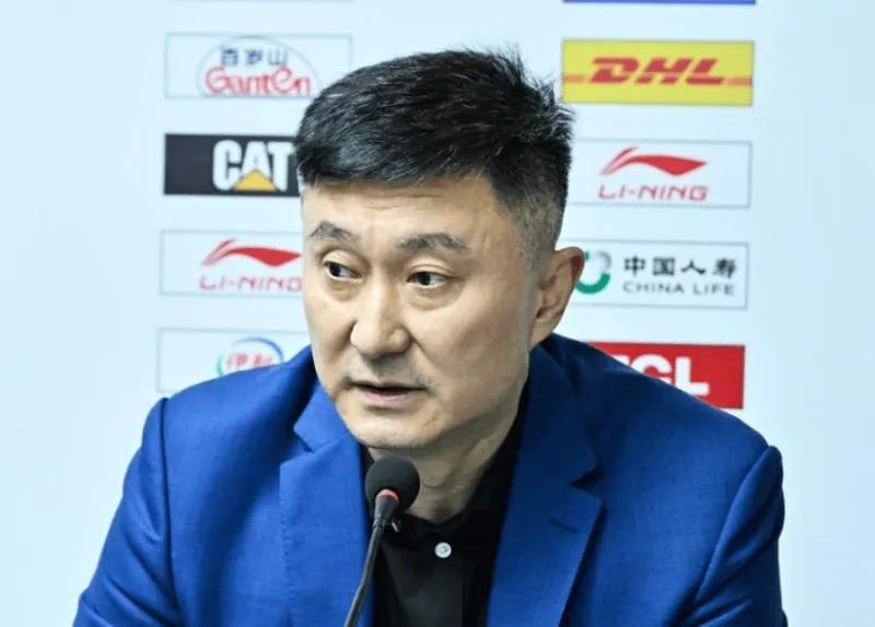 胜四川发布会!杜锋爆赞对手展情商,回应外援适应,奎因直指2点