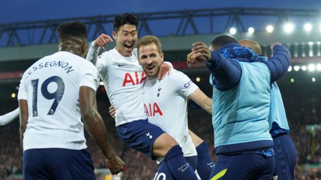 天天盈球下载-切尔西女足英超三连冠后 全场欢送球队韩国传奇