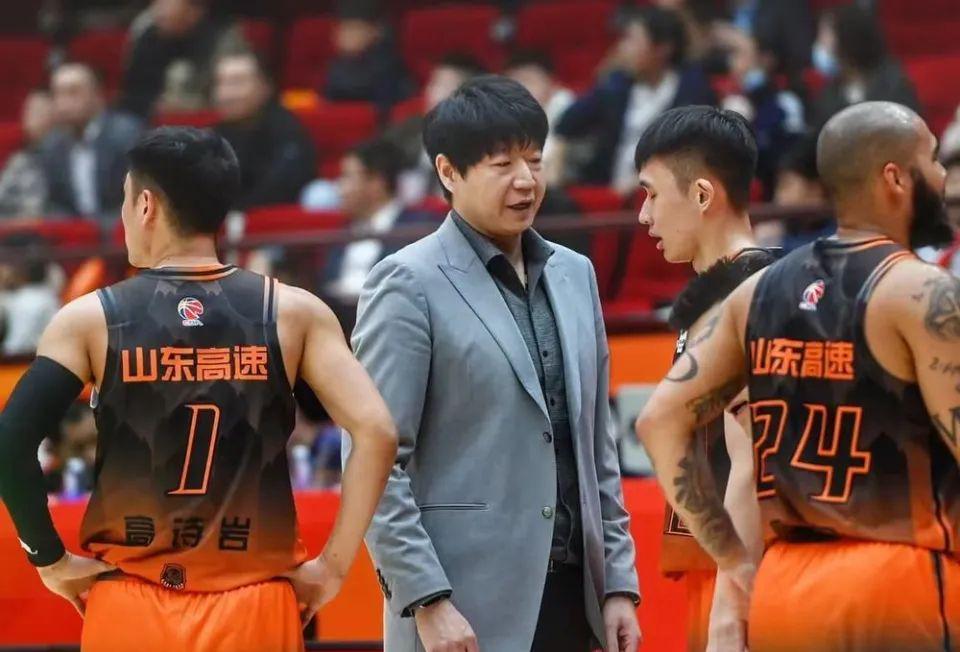 天天盈球网页版-计划有变，准备夺冠？山东签NBA前雷霆新秀，球迷：这是个狠人